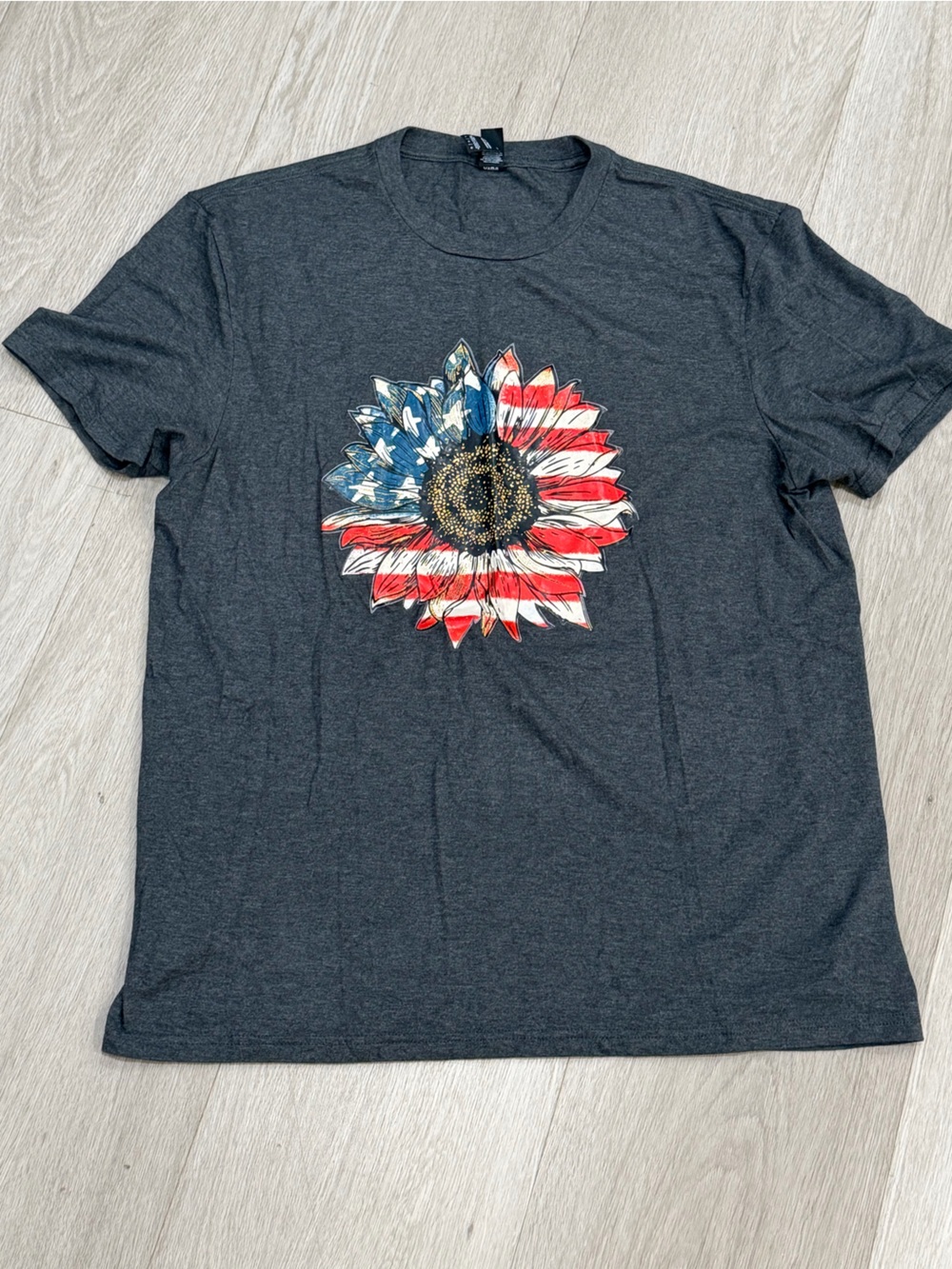 District Perfect Tri Women’s Large American Flag Sunflower Graphic T-Shirt Gray